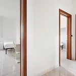 Guesthost - Bonola Mm1 Comfy Apartamento